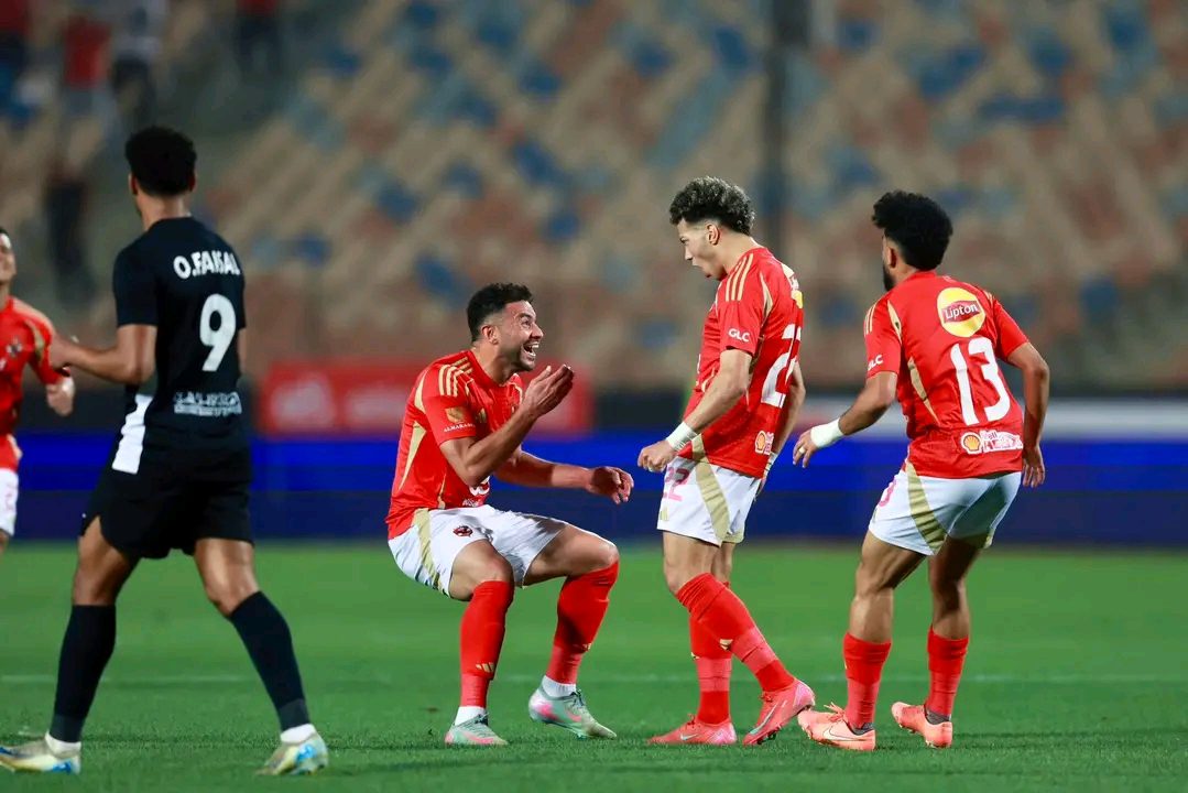 Al Ahly snatch dramatic late win to stay top of the league