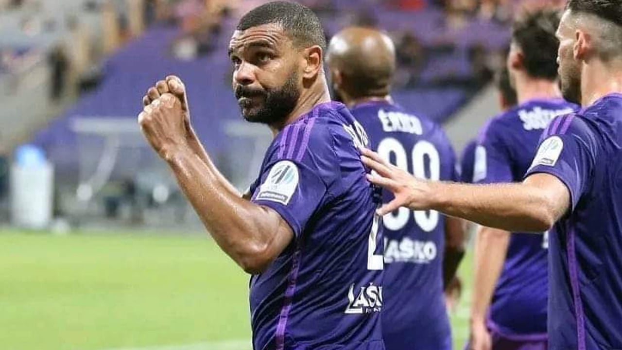 Algerian Forward Hillal Soudani Signs One-Year Extension with NK Maribor