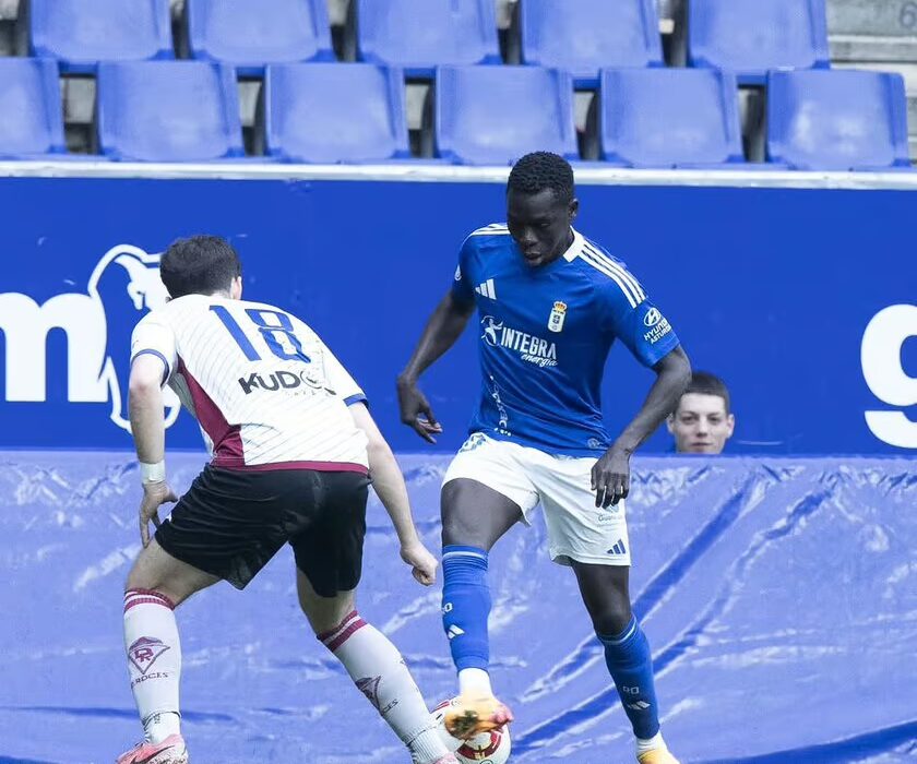 Senegalese winger Mouhamed Lamine Gueye earns first-team call-up and contract extension at Real Oviedo