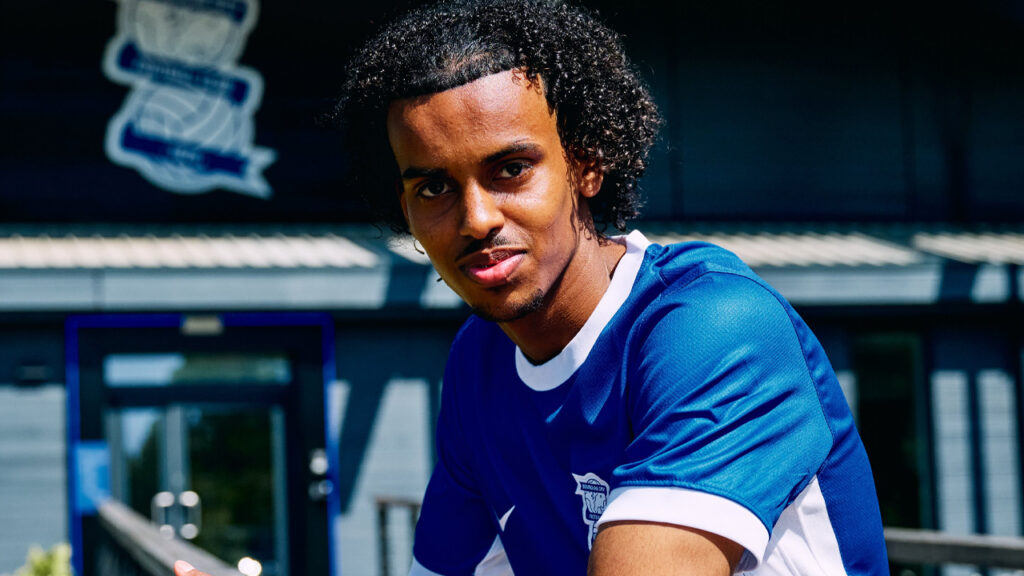 English Algerian striker Zaid Betteka signs first professional contract with Birmingham City amid Championship return English Algerian striker Zaid Betteka signs first professional contract with Birmingham City amid Championship return   English Algerian striker Zaid Betteka signs first professional contract with Birmingham City amid Championship return   AfricaSoccercom