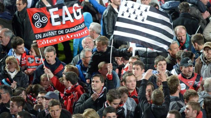  Guingamp supporter nvo 710x399   Your Ultimate African Football Destination | Africa Soccer