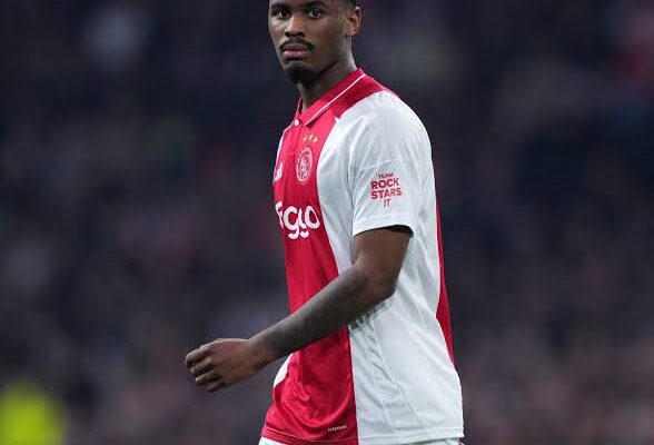 Chelsea reconsidering pursuit of Dutch-Cape Verdean Jorrel Hato amid defensive doubts