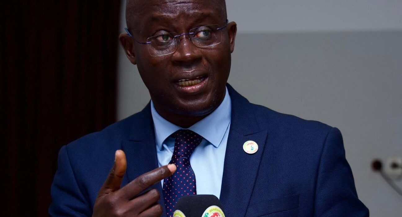 Senegal Augustin Senghor Confronte A Une Opposition Croissante Avant LAssemblee Generale De La FSF Thumbnail