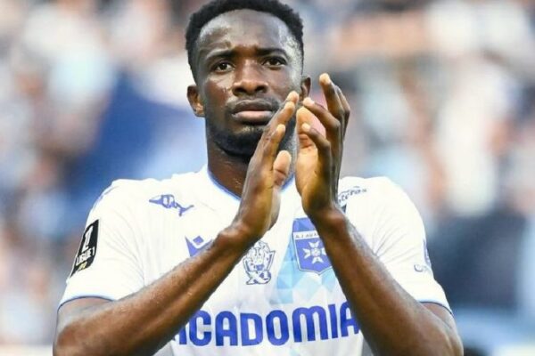 Everton consider move for Ivory Coast defender Sinaly Diomandé
