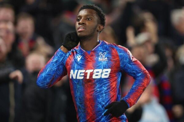 English-Ghanaian striker Eddie Nketiah scores a brace to lead Crystal Palace to defeat Wolves 4-2