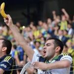 SPAIN: BANANA THROWER ARRESTED BY POLICE