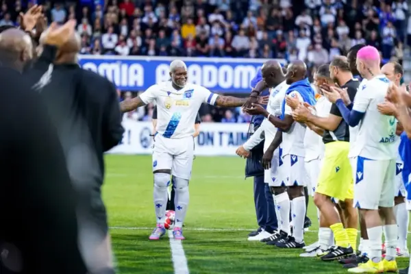 Djibril Cissé honoured in jubilant farewell celebration at Abbé-Deschamps