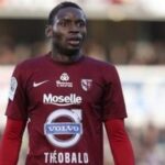 PSG: CAVANI INCREASINGLY UNWANTED