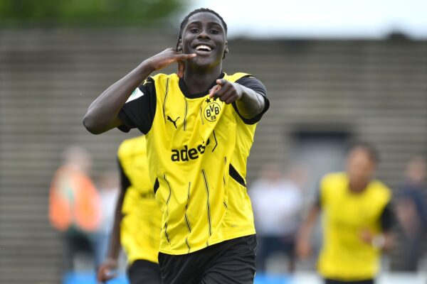 Spanish-Senegalese teenager Ousmane Diallo to train with Dortmund first team during pre-season