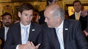 lionel-messi-and-alejandro-sabella_1xzsrdgjz4l8310q2ogtwqnb90-300x168 - AfricaSoccer.com Lionel Messi And Alejandro Sabella 1xzsrdgjz4l8310q2ogtwqnb90 300x168 1