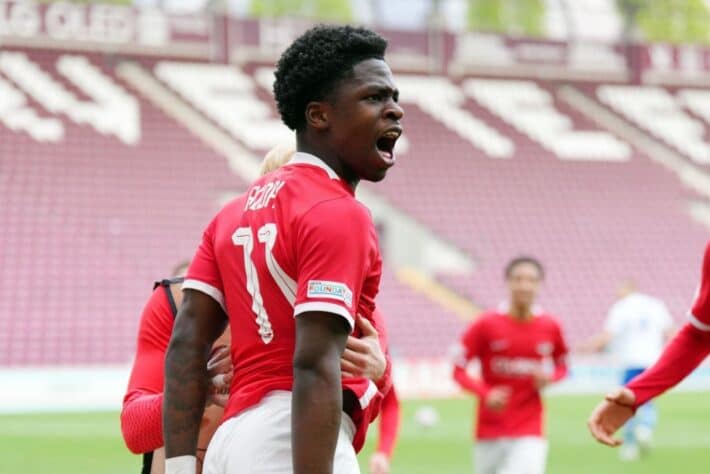  Ghanaian born winger Jayden Addai poised for Serie A move as Como agree €14 million deal  Ghanaian born winger Jayden Addai poised for Serie A move as Como agree €14 million deal    Ghanaian born winger Jayden Addai poised for Serie A move as Como agree €14 million deal   AfricaSoccercom