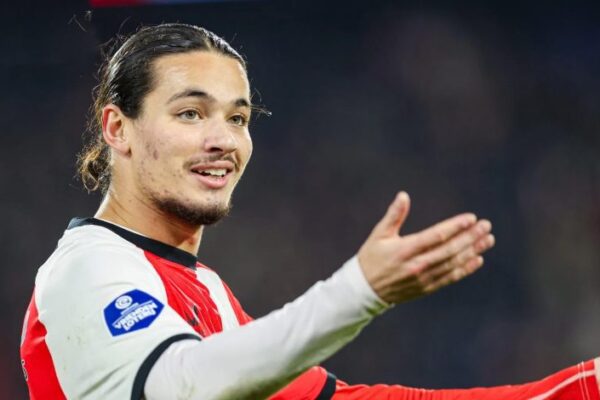 Benfica Lisbon pushes hard for Algerian winger Hadj Moussa as Feyenoord holds firm