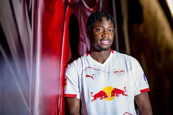 El Chadaille Bitshiabu commits to RB Leipzig future with long-term deal