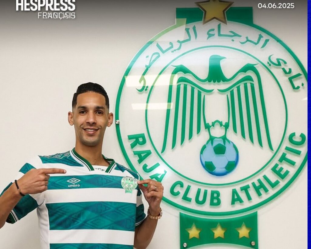  Gsoc2RfXcAAYgEn   Experienced defender Badr Banoun rejoins Raja Casablanca after 5 years   AfricaSoccercom