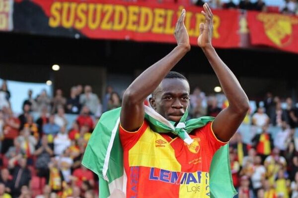 Anderlecht make first move for Nigerian midfielder Anthony Dennis