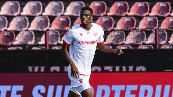 Togolese defender Josué Homawoo poised for move to Standard Liège Togolese defender Josué Homawoo poised for move to Standard Liège   Togolese defender Josué Homawoo poised for move to Standard Liège   AfricaSoccercom