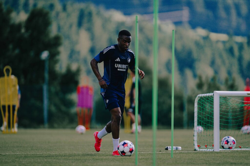 Gui k1 WgAAlLVC   Cameroonian forward Youssoufa Moukoko begins FC Copenhagen stint with first training session   AfricaSoccercom
