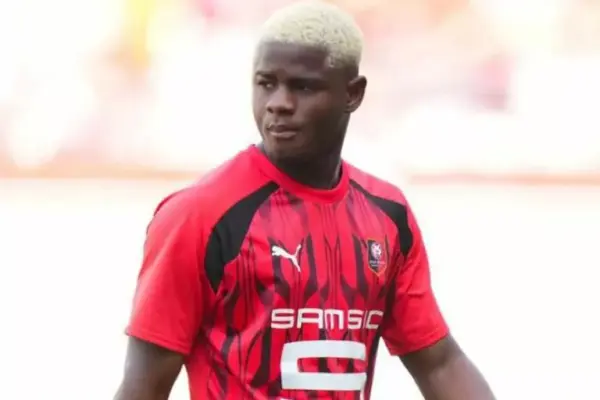 Senegalese defender Mikayil Faye set to stay at Rennes following coach’s endorsement