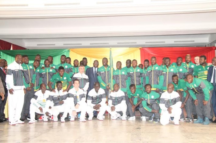 MACKY SALL ENTOURE DES LIONS AU PALAIS CE MARDI 710x472 1