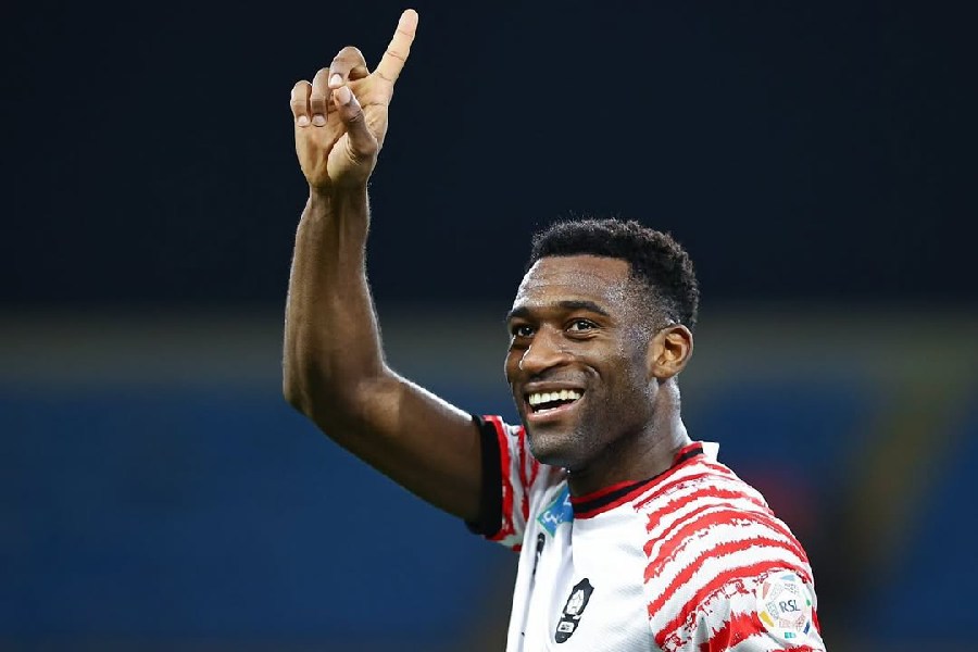 Cameroonian defender Oumar Gonzalez draws Strong Saudi Pro League interest after Al Raed exit Cameroonian defender Oumar Gonzalez draws Strong Saudi Pro League interest after Al Raed exit   Cameroonian defender Oumar Gonzalez draws strong Saudi Pro League interest after Al Raed exit   AfricaSoccercom