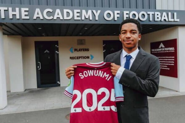 Nigerian-Born Elisha Sowunmi signs first professional contract with West Ham United