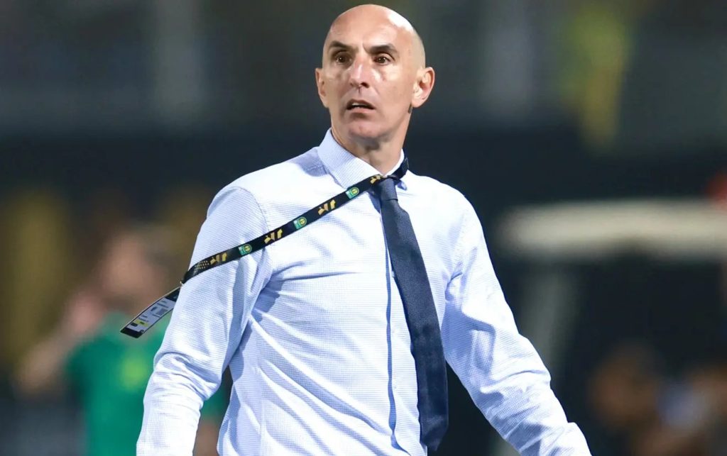 Pyramids Coach