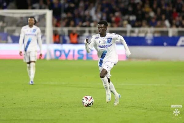 Ivorian Winger Aristide Zossou joins USL Dunkerque on loan from AJ Auxerre The 20-year-old Ivory Coast international has struggled for consistent playing time at Auxerre and will now look to reignite his development with a year-long spell at Dunkerque. The deal does not include a purchase option, underlining Auxerre’s continued belief in Zossou’s long-term potential. Zossou, who joined Auxerre with high expectations, has found opportunities limited in a squad with growing competition for places. This temporary switch is intended to give the pacey wide man the minutes he needs to sharpen his game at the professional level and build confidence in a more prominent role. “Aristide needs to play, and this loan is designed to give him the chance to grow in a competitive environment,” a club spokesperson from Auxerre said. “We remain confident in his abilities and see this experience as crucial to his development.” Now based in Dunkirk, Zossou is expected to be integrated quickly into the first-team setup under head coach Luis Castro. With Dunkerque aiming to make a strong impression in Ligue 2 this season, the addition of the energetic winger is viewed as a timely reinforcement for their attacking options. At USL Dunkerque, the club is optimistic about what Zossou can offer. His pace, directness, and ability to unsettle defences are qualities the coaching staff believe can bring a new dimension to the team’s offensive play. “We are pleased to welcome Aristide to the squad,” said a club official. “His profile complements what we’re building this season. We believe he will make an impact in our attacking unit and help us push forward in the league.” Zossou’s move comes as part of a busy summer of activity for both clubs. Auxerre have been one of the more proactive teams in the market, shaping a squad capable of competing for promotion, while also managing the development of their younger talents through targeted loan spells. For Zossou, the season ahead presents an important opportunity. Having previously shown flashes of promise, particularly with his ability to take on defenders and create chances from wide areas, the challenge now is to deliver those moments with consistency. The loan move also allows Dunkerque to benefit from a technically gifted and motivated player without the financial obligation of a permanent transfer, aligning with the club’s careful squad-building strategy. As Ligue 2 prepares to kick off, all eyes will be on how Zossou adapts to his new environment and whether this loan spell can serve as a spring