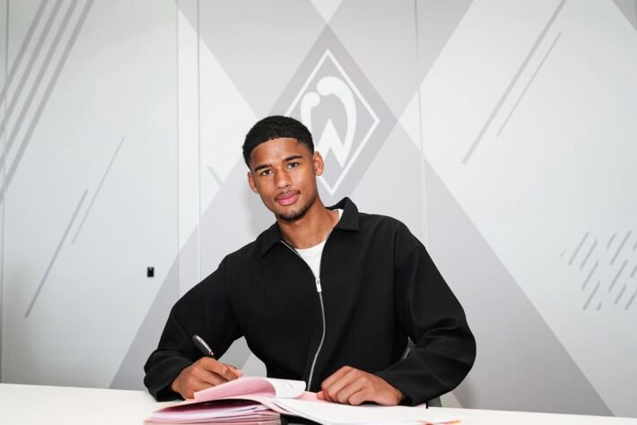 Ghanaian German forward Salim Musah signs first professional contract with Werder Bremen 20250707 071511 710x474   Ghanaian German forward Salim Musah signs first professional contract with Werder Bremen   AfricaSoccercom
