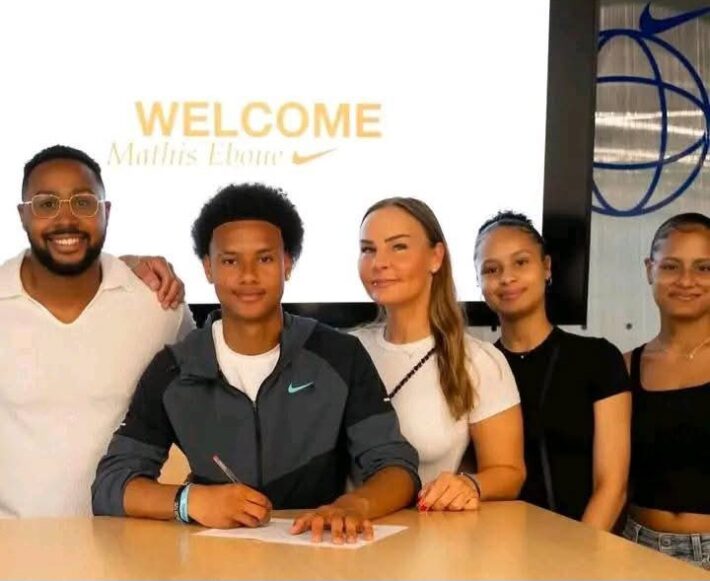 Ivorian teenager Mathis Éboué joins Chelsea academy as father Emmanuel Éboué excluded from ceremony 20250718 190443 710x581   Ivorian teenager Mathis Éboué joins Chelsea academy as father Emmanuel Éboué excluded from ceremony   AfricaSoccercom