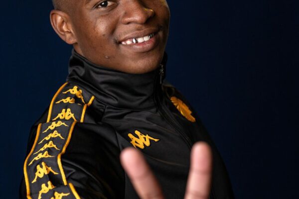 Kaizer Chiefs confirm signing of defender Nkanyiso Shinga from Portuguese outfit Alverca FC