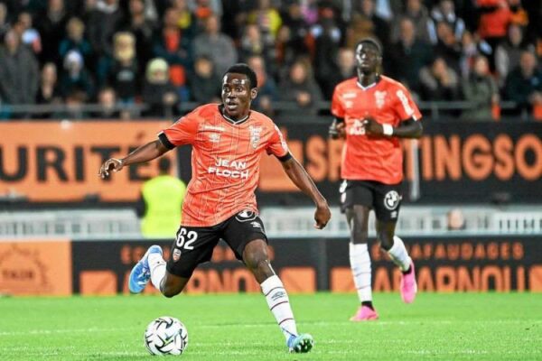 Lorient move to secure Cameroonian midfielder Arthur Avom Ebong with new contract