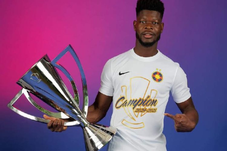 David Kiki celebrates Romanian Super Cup triumph with Steaua Bucharest amid uncertain future David Kiki 750x500   David Kiki celebrates Romanian Super Cup triumph with Steaua Bucharest amid uncertain future   AfricaSoccercom