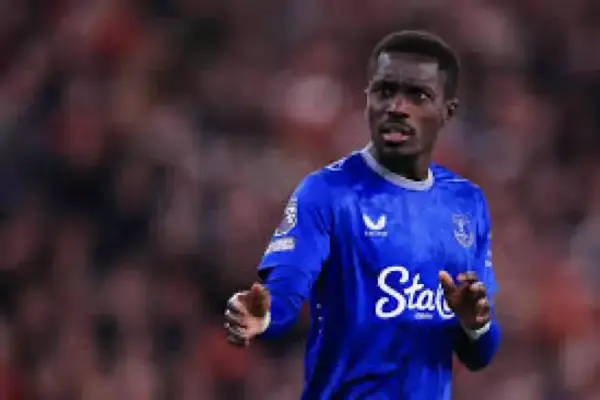 Senegalese midfielder Idrissa Gana Gueye extends Everton stay ahead of pivotal season