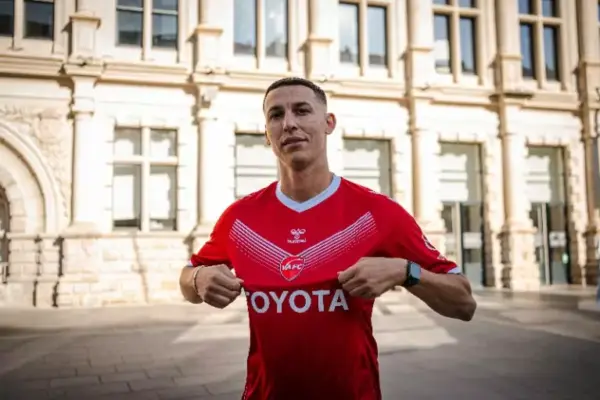 French-Algerian striker Samy Baghdadi leaves Versailles to join Valenciennes FC