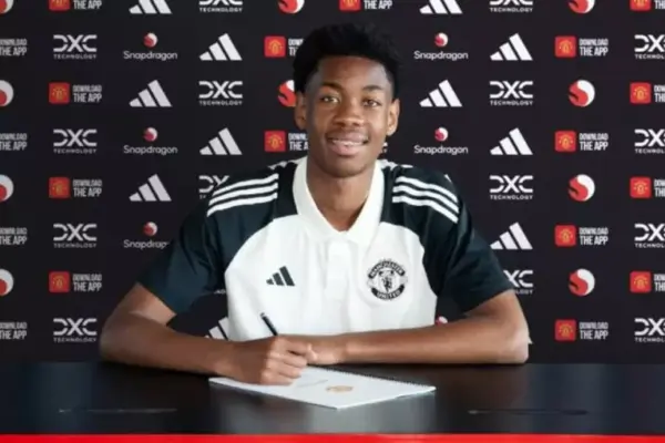 Manchester United sign Franco-Cameroonian prospect Enzo Kana-Biyik, loan him to Lausanne-Sport