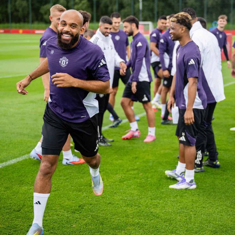  Mbeumo Man United   Amorim leads touching squad gesture to welcome Bryan Mbeumo to Manchester United   AfricaSoccercom