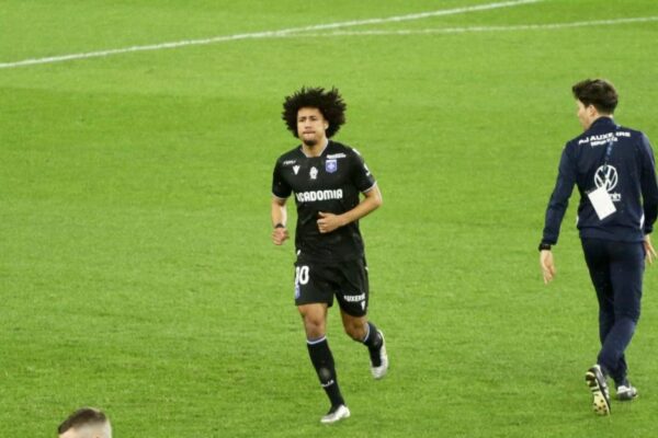 German outfit FC Augsburg win race to sign Franco-Congolese midfielder Han-Noah Massengo