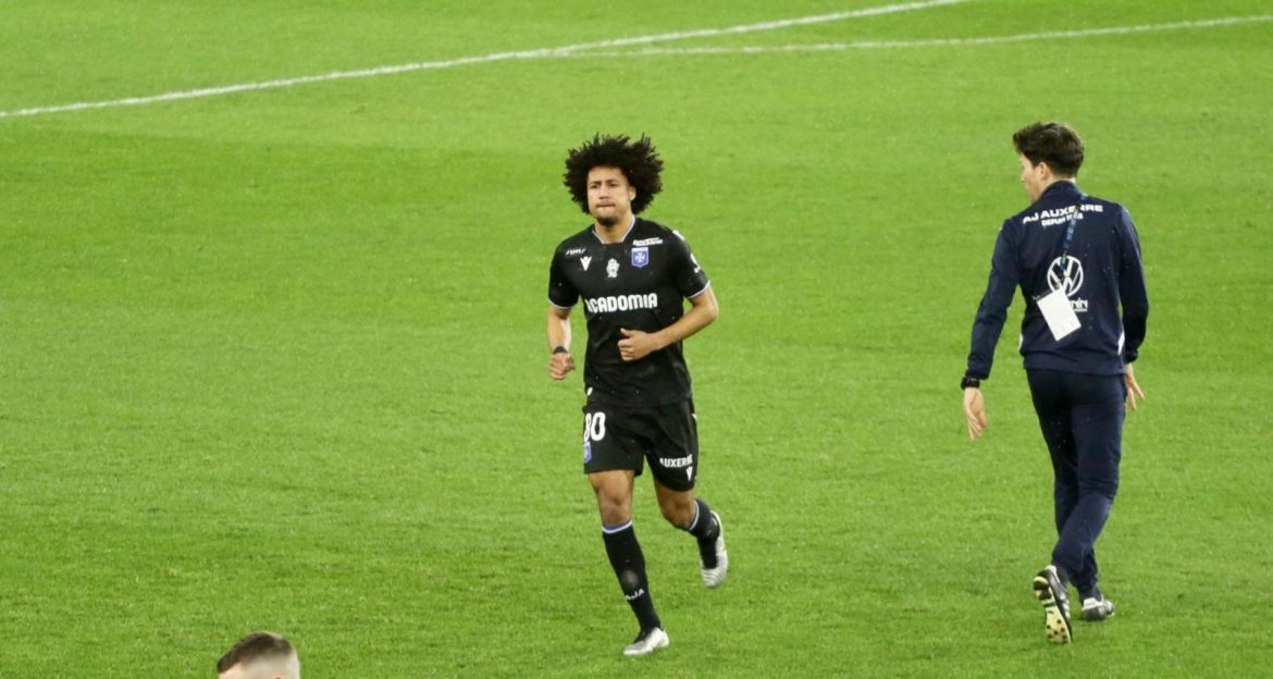 German outfit FC Augsburg win race to sign Franco-Congolese midfielder Han-Noah Massengo