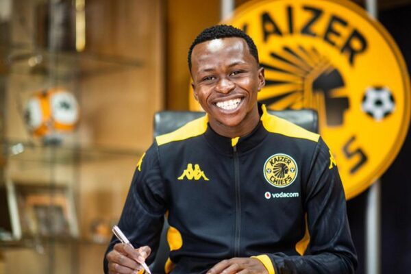 Kaizer Chiefs confirm signing of midfielder Siphesihle Ndlovu