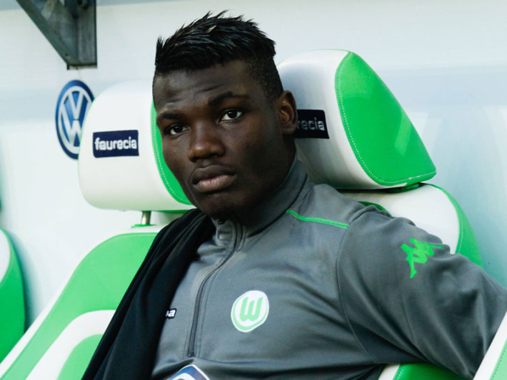  malanda 710x533   Junior Malanda Wolfsburg Retires No 19 in Tribute   AfricaSoccercom
