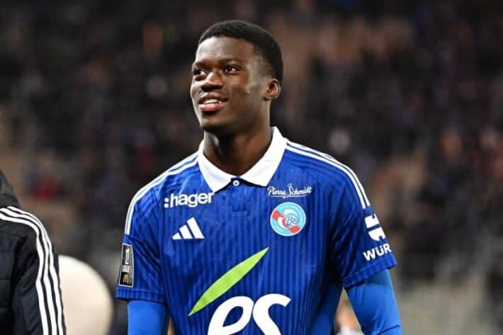Franco Senegalese defender Mamadou Sarr returns to Strasbourg on loan after Chelsea transfer Franco Senegalese defender Mamadou Sarr returns to Strasbourg on loan after Chelsea transfer   Franco Senegalese defender Mamadou Sarr returns to Strasbourg on loan after Chelsea transfer   AfricaSoccercom