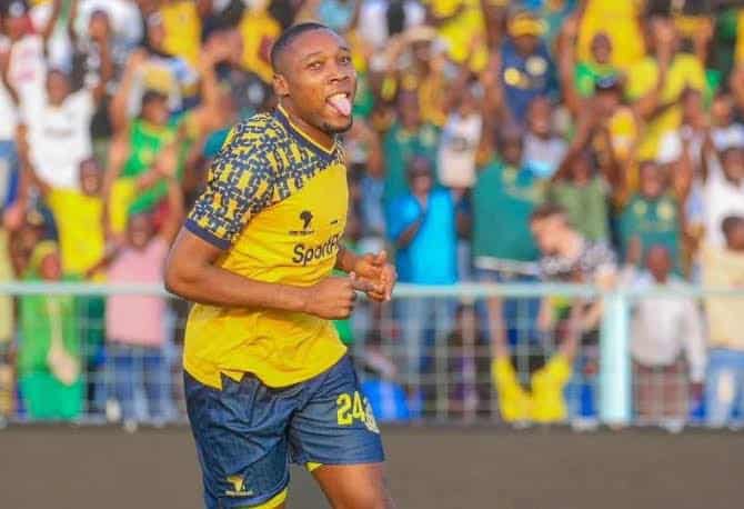 Tanzanian forward Clément Mzize nears Al-Sadd move amid salary dispute