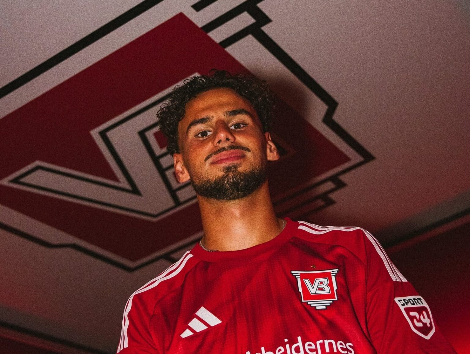 Algerian striker Amin Chiakha chooses surprise loan move to Vejle BK in search of playing time