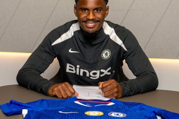 Dutch-Cape Verdean defender Jorrel Hato seals Chelsea move