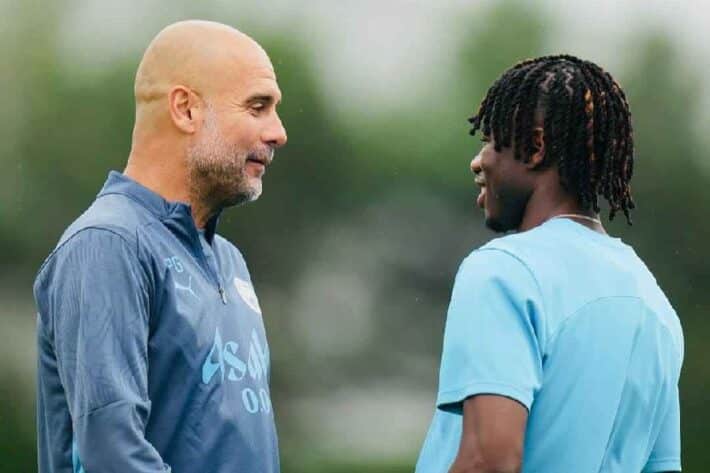  Burkinabe right back Issa Kaboré set for permanent Manchester City exit as clubs circle for signature  Burkinabe right back Issa Kaboré set for permanent Manchester City exit as clubs circle for signature    Burkinabe right back Issa Kaboré set for permanent Manchester City exit as clubs circle for signature   AfricaSoccercom