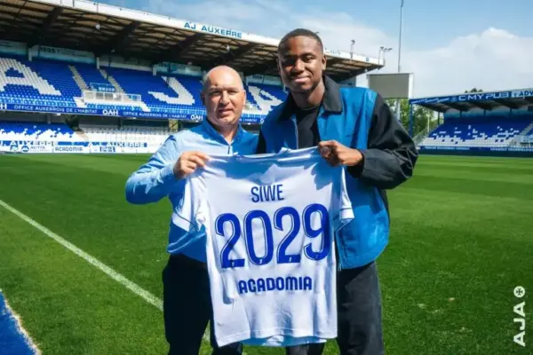 French-Ivorian defender Telli Siwe commits future to Auxerre with long-term contract extension