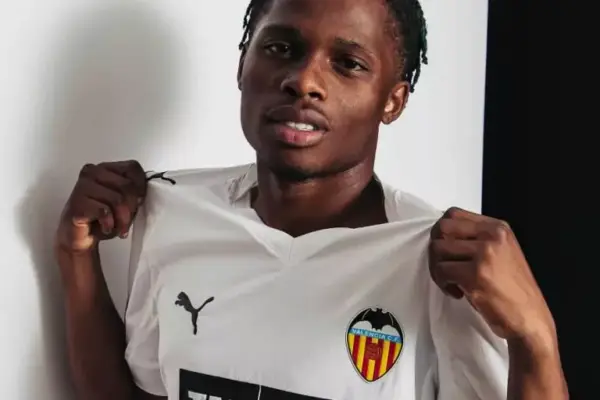 Valencia seal loan deal for Largie Ramazani