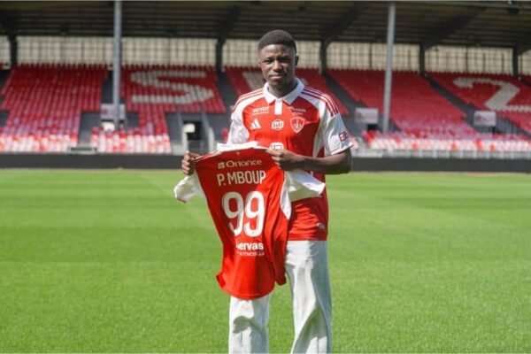 Brest complete signing of Senegalese winger Pathé Mboup from Pau