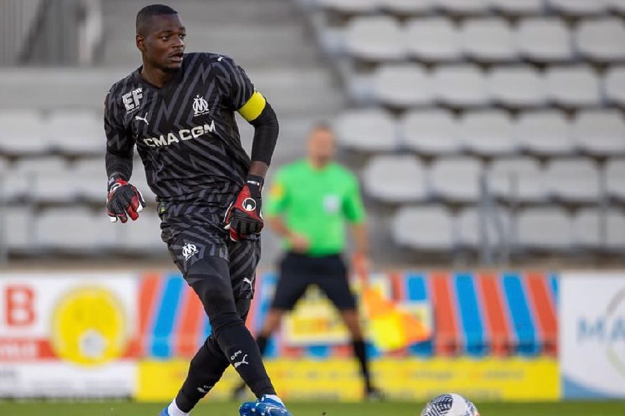 Cameroonian goalkeeper Simon Ngapandouetnbu out of Montpellier's reach this summer