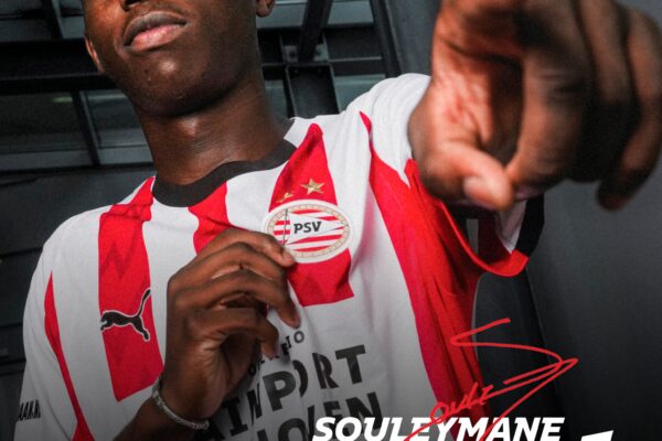 PSV sign English-Malian midfielder Sol Sidibe from Stoke
